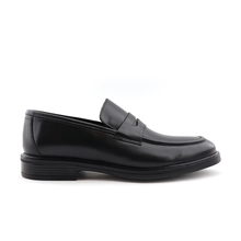 Load image into Gallery viewer, Genuine Leather Shoes For Men
