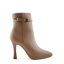 Load image into Gallery viewer, Boot For Women
