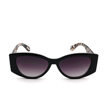 Load image into Gallery viewer, Sunglass For Women
