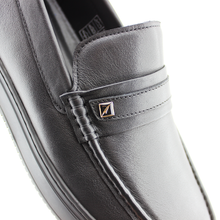 Load image into Gallery viewer, Genuine Leather Shoes For Men
