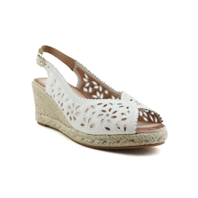 Load image into Gallery viewer, Sandal For Women
